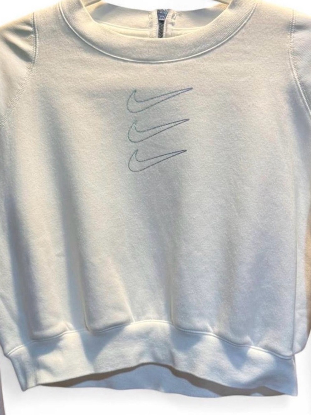 Nike Icon Clash Triple Swoosh Cropped Sweatshirt White XS